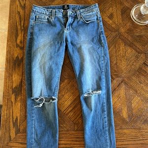 Just black brand. Size 25 stretch